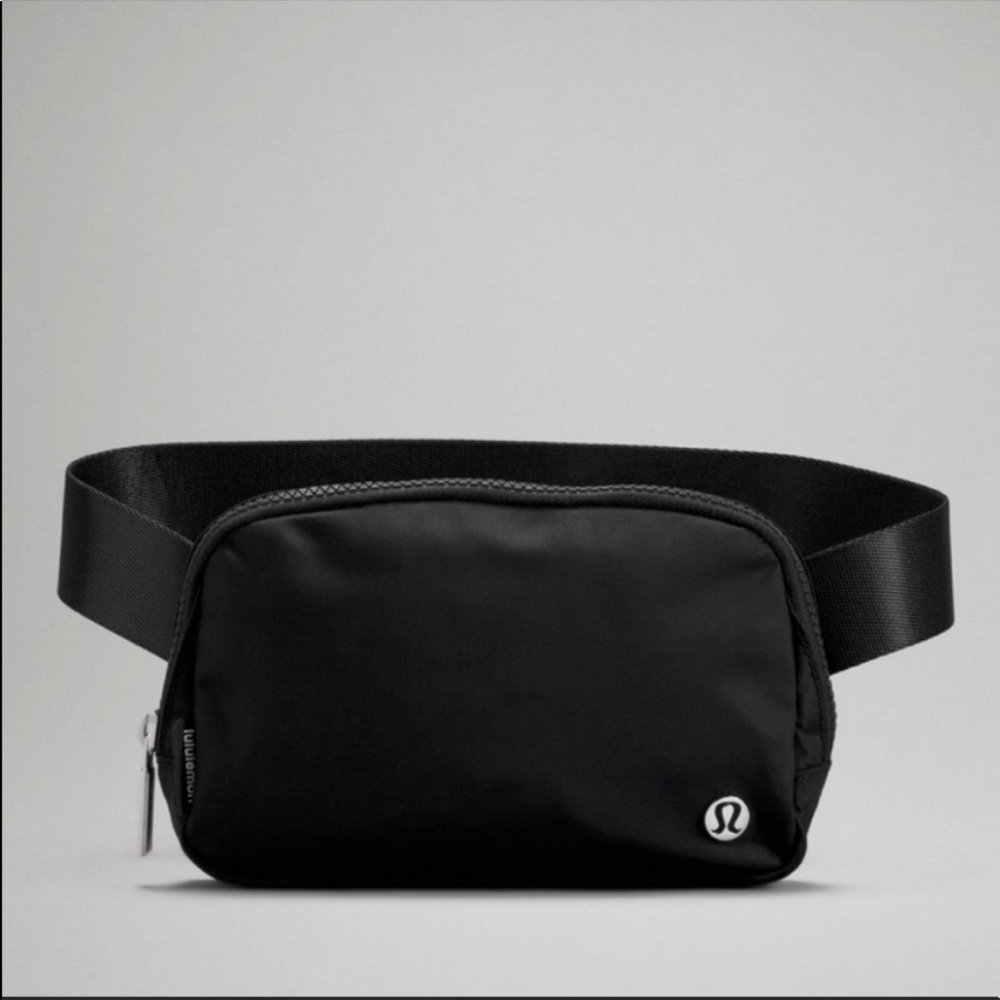 NWT Lululemon Everywhere Belt Bag Black